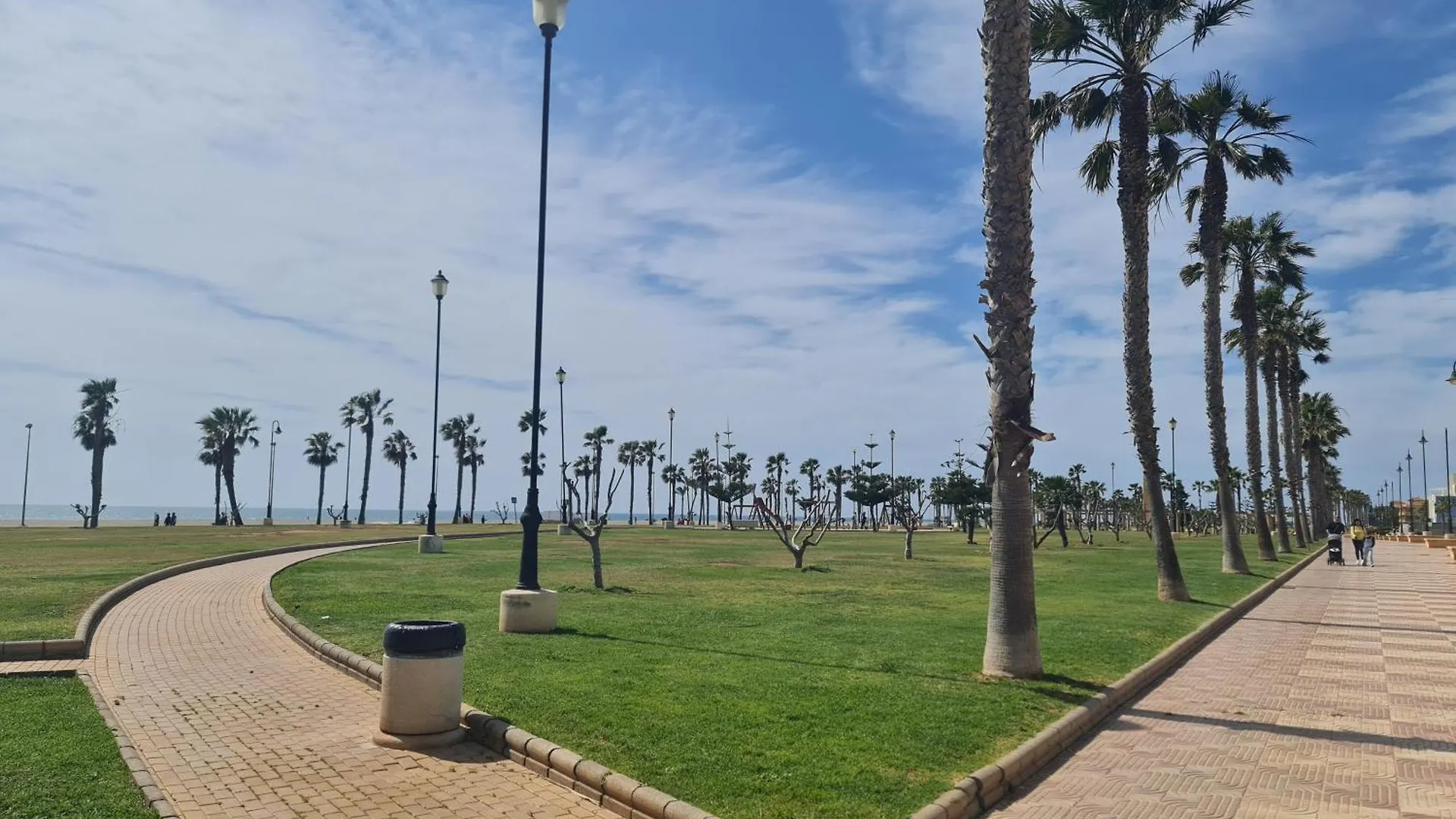Sybarix Beach: 1ª Linea De Playa Roquetas de Mar